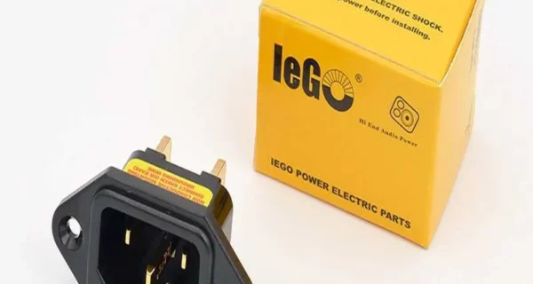 IEGO – IEC Mâle Prise Châssis Argent – R301Ag